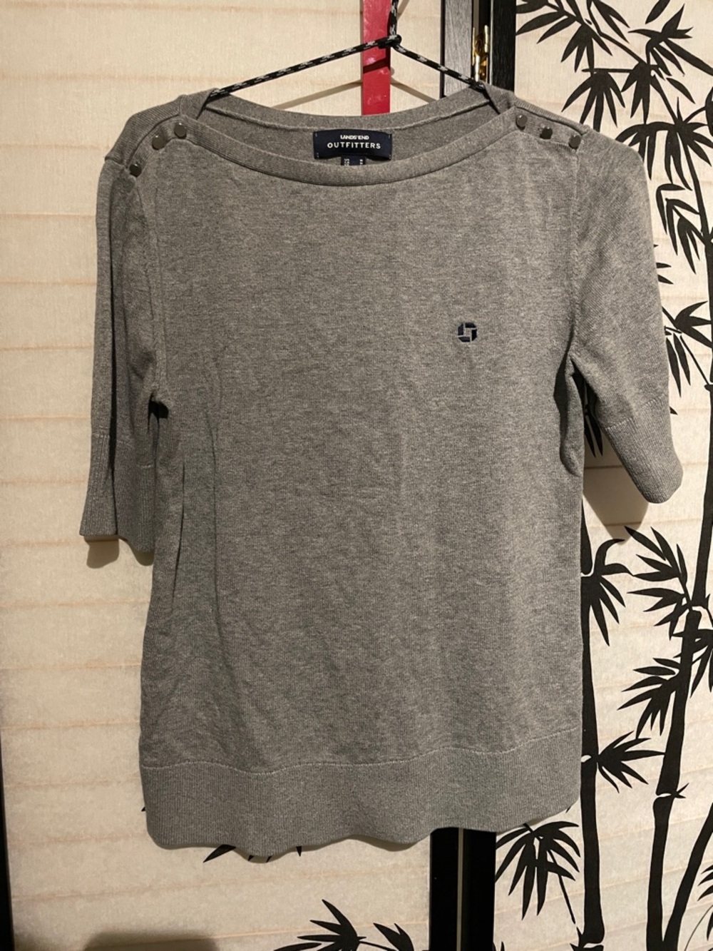 Chase Bank Grey Short-Sleeve Knit with Shoulder Snaps